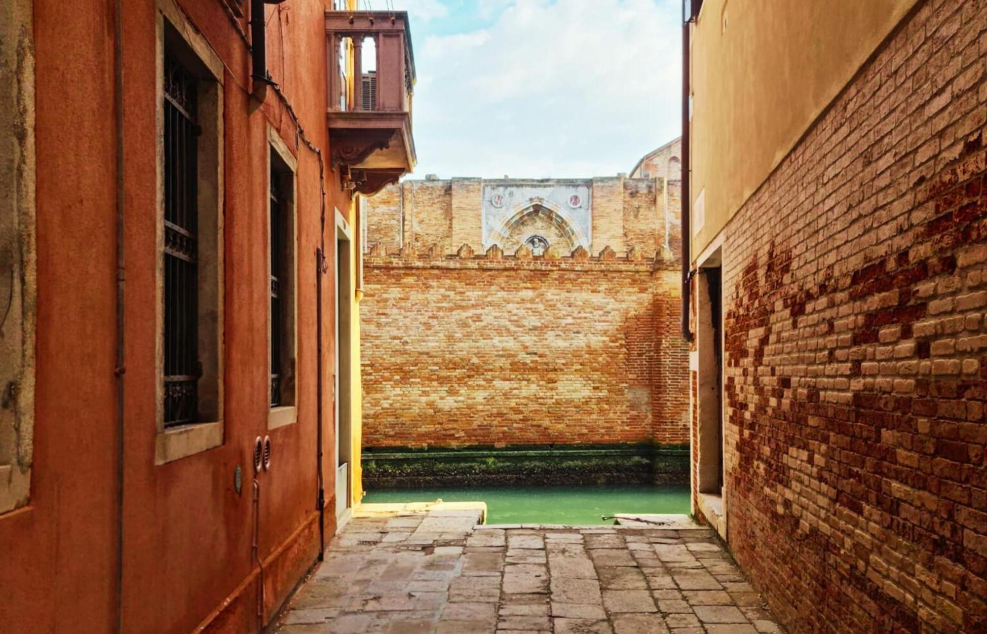 Pavarotti Venesia Bagian luar foto