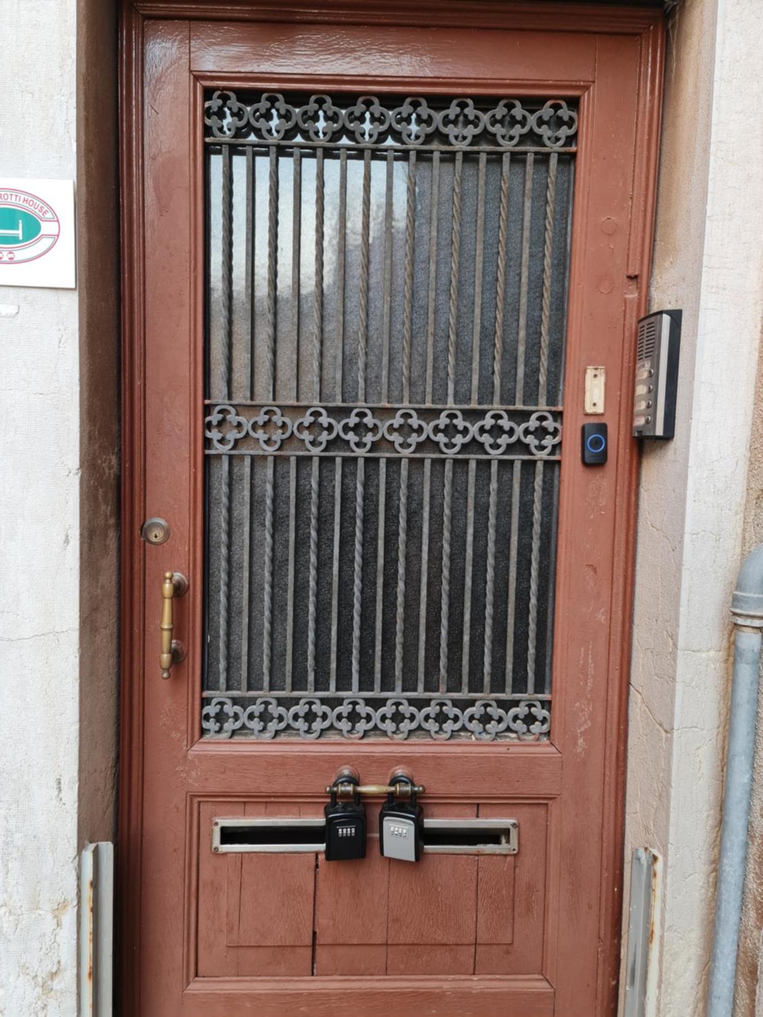 Pavarotti Venesia Bagian luar foto